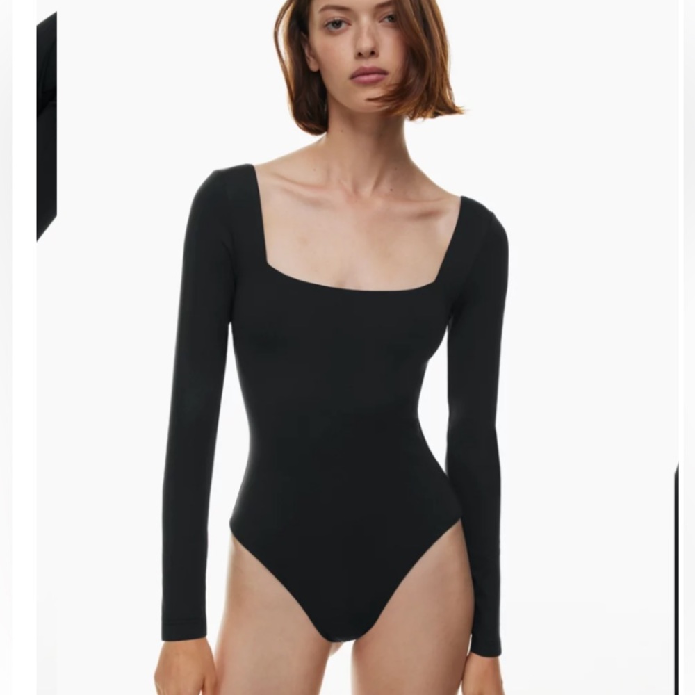 TAGS ON Babaton Contour Squareneck Longsleeve Bodysuit